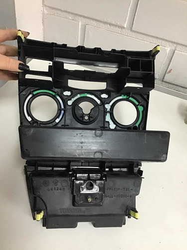 Moldura Painel Central Toyota Corolla 03/07 10422*