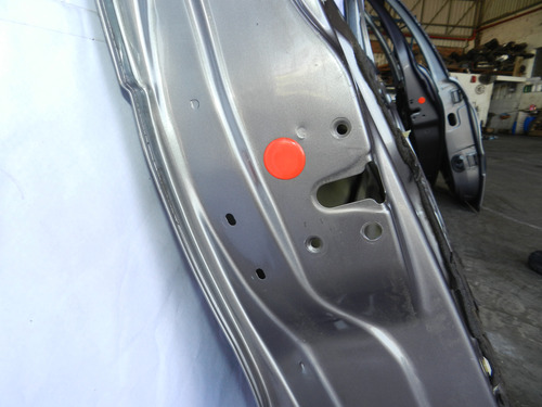 Porta Dianteira Esquerda Renault Scenic Megane 99/05 Detalhe