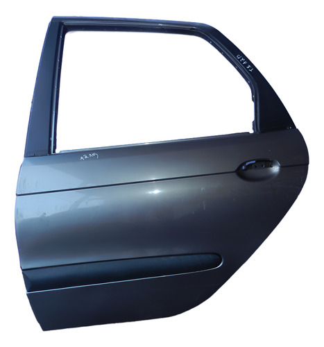 Porta Traseira Esquerda Renault Scenic Megane 99/05 Detalhe