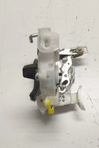 Fechadura Dianteira Esquerda Toyota Etios 2015 A 2018