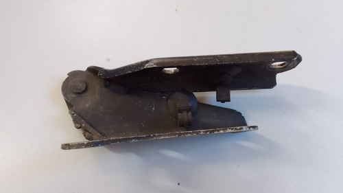 Dobradiça Capô Esquerda Vw Polo Sedan 2003 2006  23726