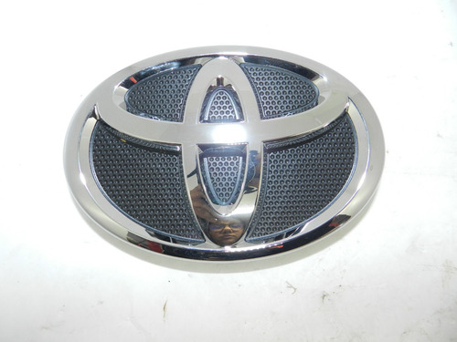 Emblema Grade Dianteira Toyota Corolla 09/14 7531202080