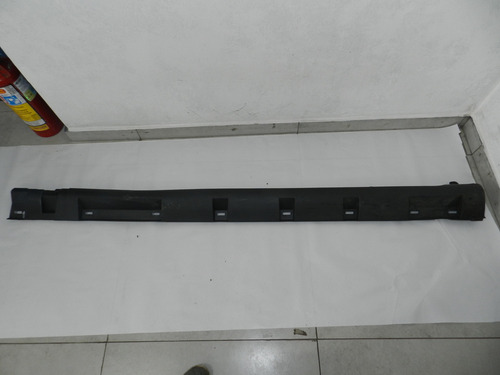 Spoiler Lateral Esquerdo Sandero Stepway 08/13 Com Detalhe