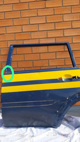 Porta Traseira Esquerda Mitsubishi Pajero Dakar 08/ Detalhe