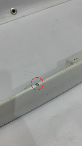 Friso Moldura Tampa Traseira Toyota Corolla 98/02 Detalhe