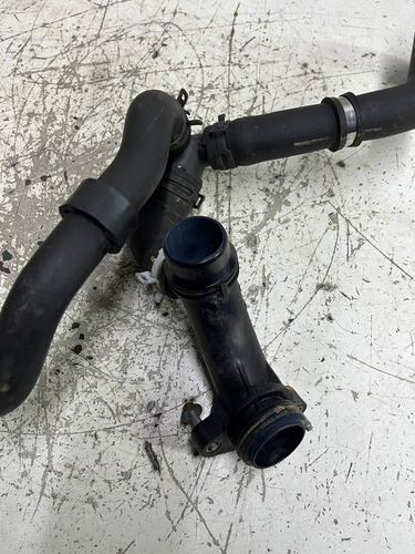 Flange Bomba Água Mercedes C180 W205 1.6 2018 A2742000256