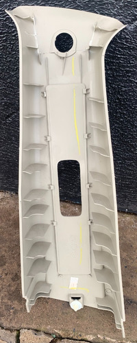 Moldura Lado Direito Cinto Nissan Sentra 07/12 Com Detalhe