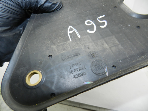 Moldura Caixa Ventilação Fiat Uno Vivace 12/15 51843931