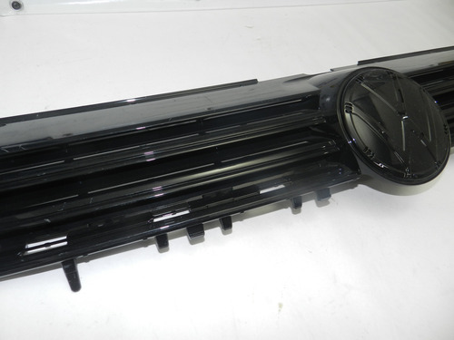 Grade Superior Dianteira Vw Fox 2015 A 2020 5z0853653j