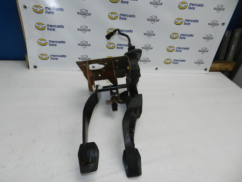 Pedaleira Freio+embreagem Ford Fiesta 10/14