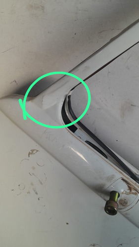 Porta Dianteira Esquerda Vw Kombi 2011 Com Detalhe