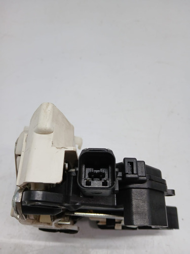 Fechadura Porta Dianteira Direita Mitsubishi Lancer Triton