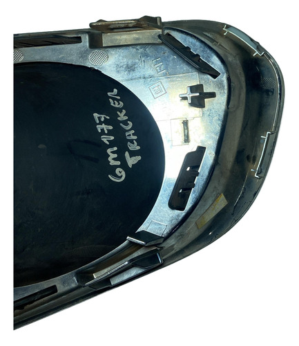 Moldura Grade Farol Milha Tracker Dir 2014 2015 2016 Detalhe