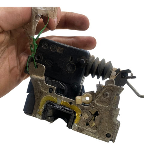 Fechadura Da Porta Diante.direita Renault Sandero 2012 (vc)