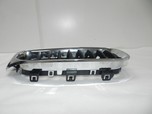 Grade Dianteira Direita Bmw 320i 328i Gt Sport 12/15 Detalhe