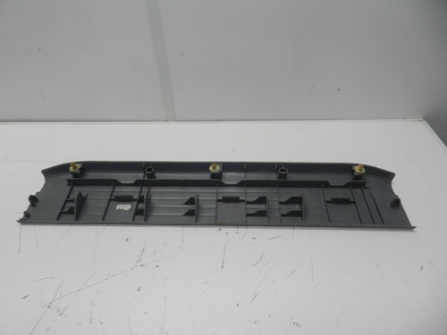 Soleira Porta Dianteira Direita Toyota Hilux 06/15 
