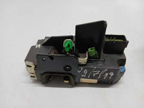 Fechadura Da Porta Dianteira Direita Gm Vectra 1997 A 2005 