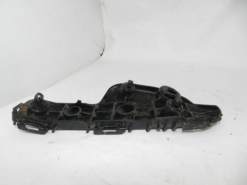 Guia Para-choque Dianteiro Lado Direito Toyota Yaris 18/21