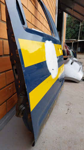 Porta Dianteira Esquerda L200 Triton 08/15 Detalhe