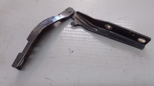 Braço Esquerdo Capo Peugeot 206/207. 23595
