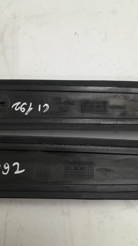 Par Friso Coluna Central Porta Gm Zafira 01/12 Com Detalhe