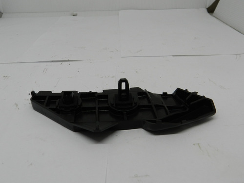 Guia Parachoque Traseiro Direito Toyota Corolla 2009 A 2014