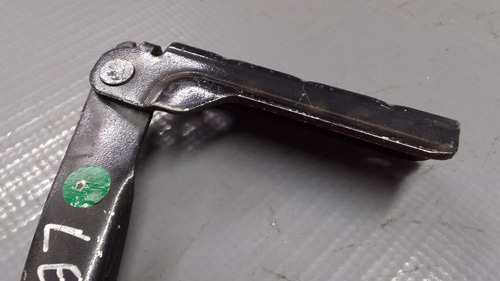 Dobradiça Esquerda Capô Renault Sandero 2008/2013. 23624