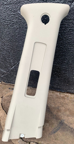 Moldura Lado Direito Cinto Nissan Sentra 07/12 Com Detalhe