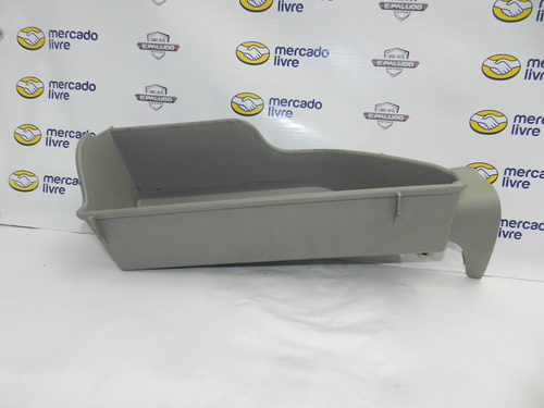 Moldura Dianteira Esquerda Soleira Porta-objetos Gm Zafira