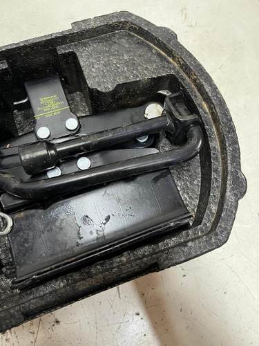 Isopor Macaco Renault Kangoo 1.6 2011 2012 2013 2014