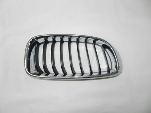 Grade Dianteira Direita Bmw 320i 328i Gt Sport 12/15 Detalhe