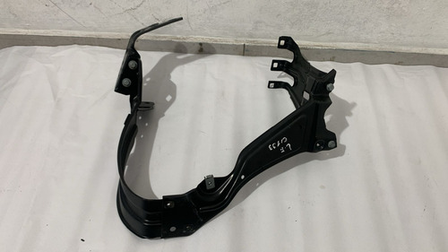 Suporte Farol Lado Esquerdo Mercedes-benz C180k 2000 A 2006