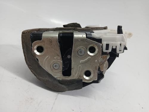 Fechadura Da Porta Traseira Esquerda Toyota Prius 2012 A 21