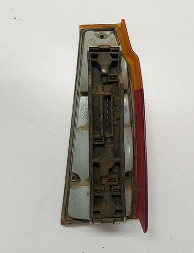 Lanterna Traseira Esquerda Vw Saveiro Quadrada 1987 A 1996