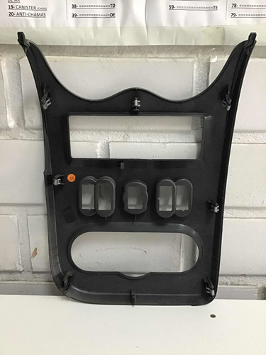 Moldura Painel Central Sandero 08/13 22251*