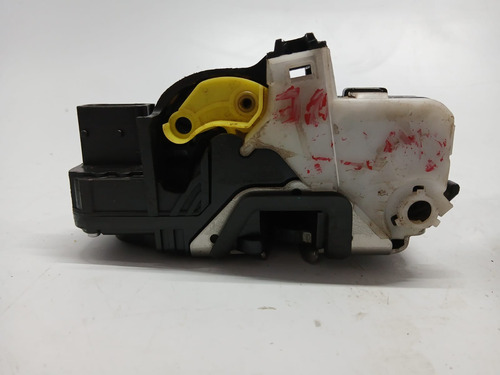 Fechadura Da Porta Dianteira Esquerda Gm Cruze 2012 A 2016