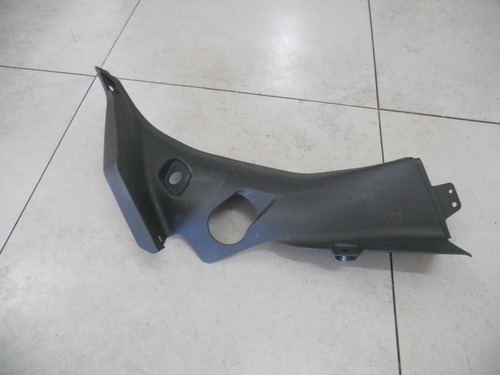 Acabamento Coluna Traseira Direita Fiat Grand Siena