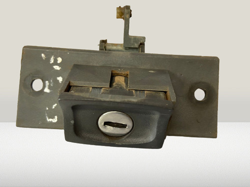 Fechadura Tampa Traseira Vw Pointer 1995 18303 C03