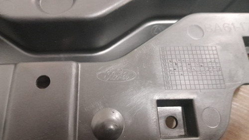 Guia Para-choque Traseiro Central New Fiesta Hatch 13/19