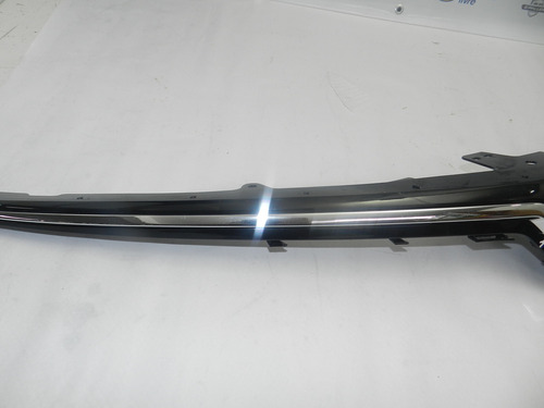 Friso Cromado Moldura Grade Superior Corolla 20/23 Detalhe