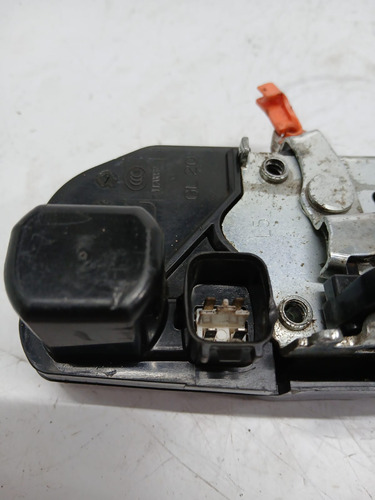 Fechadura Dianteira Esquerda Chrysler Pt Cruiser 2005 A 09