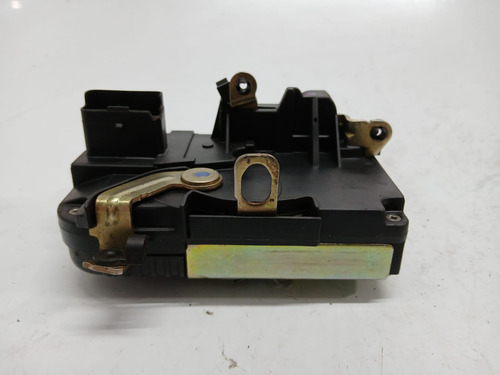 Fechadura Da Porta Dianteira Direita Peugeot 206 1999 A 2003