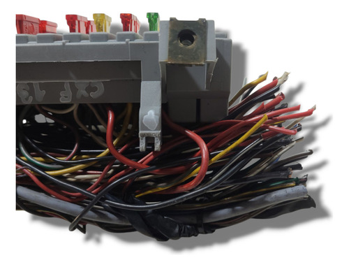 Caixa De Fusível Gm Corsa 1999 90069864 (al) Com Detalhe