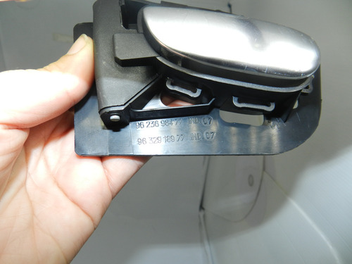 Maçaneta Interna Lado Esquerdo Peugeot 206 207 9623698477