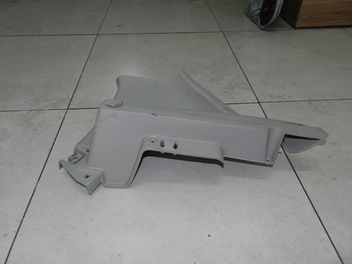 Moldura Direita Porta Malas Renault Sandero 2009 8200529795