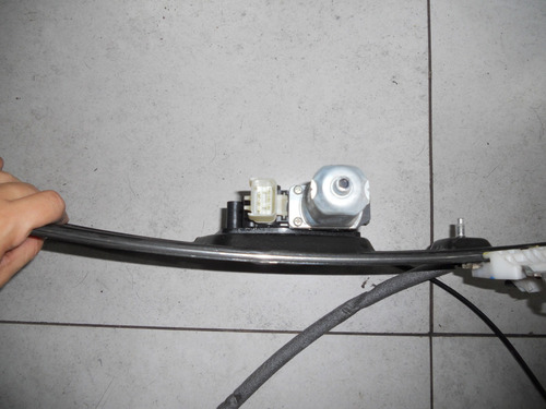 Maquina Vidro Dianteira Esquerda Nissan Sentra 2007 A 2013