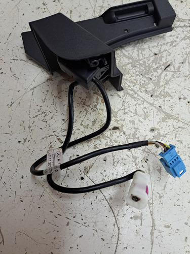 Entrada Usb Auxiliar Mercedes C180 2011 2012 2013 2014