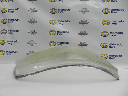 Lente Acrílico Farol Direito Gol Saveiro Parati G4 Detalhe