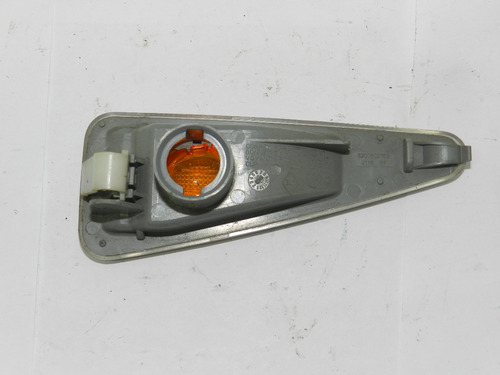 Pisca Paralama Esquerdo Renault Sandero 08 A 2014 8200602763
