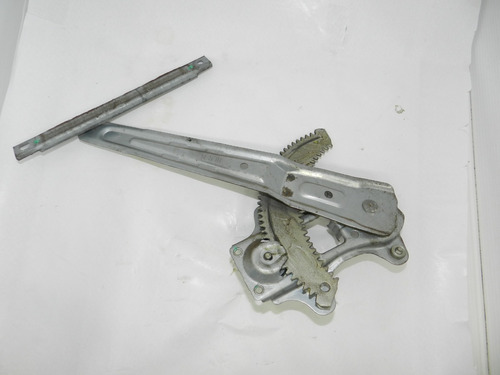 Máquina Vidro Manual Traseira Direita March Versa 15/20